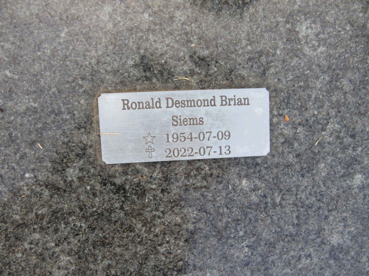 SIEMS Ronald Desmond Brian 1954-2022 