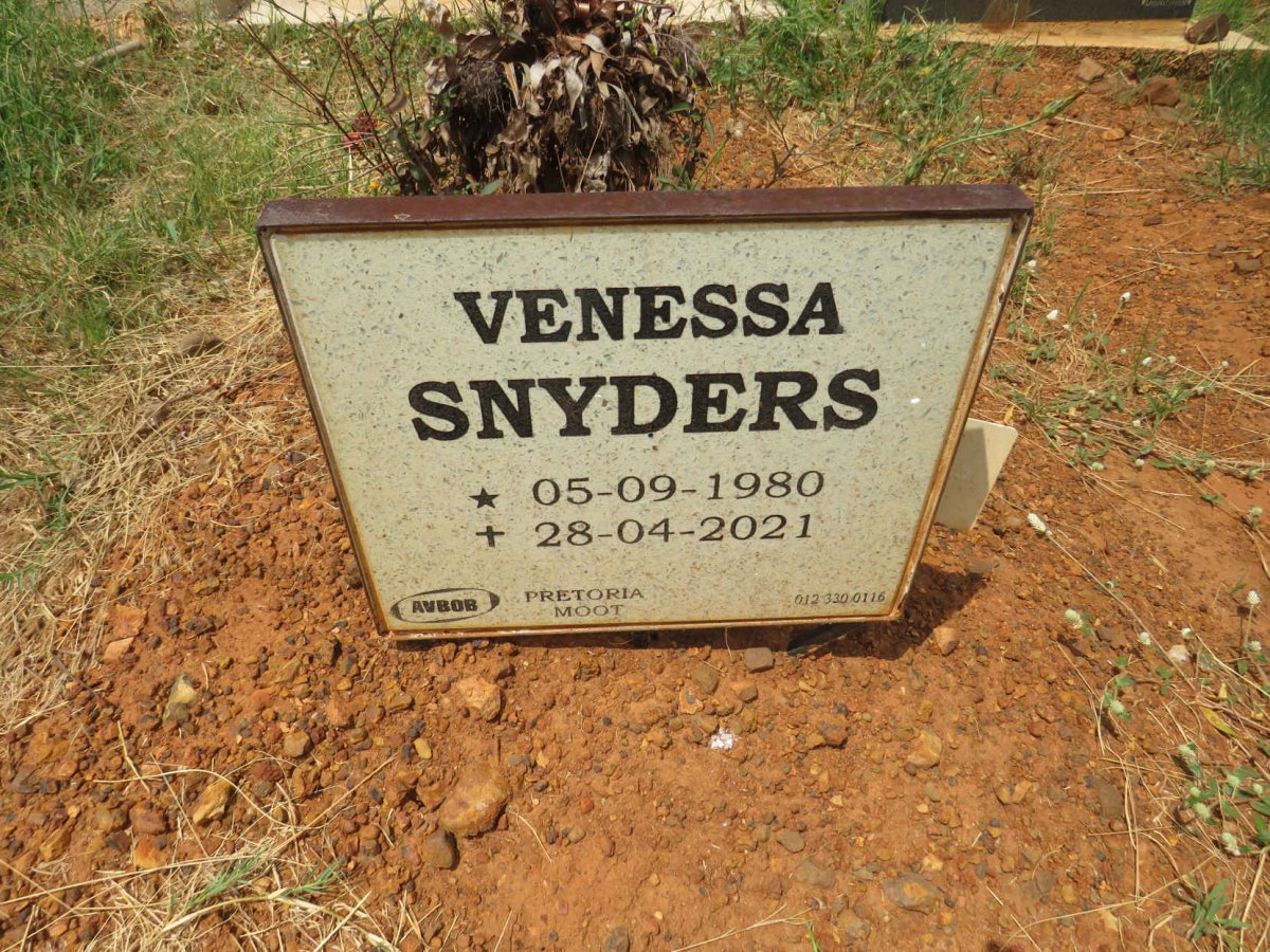 SNYDERS Venessa 1980-2021