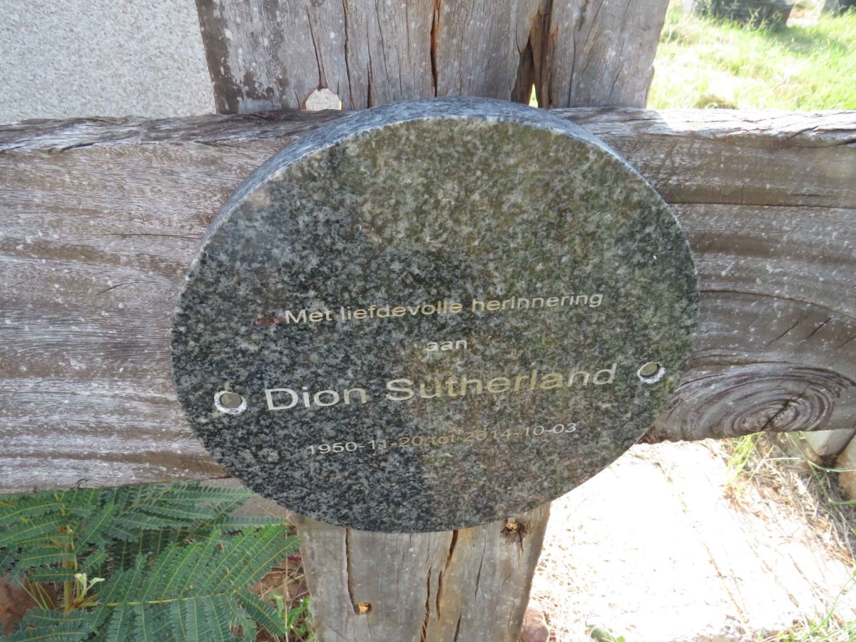 SUTHERLAND Dion 1950-2014