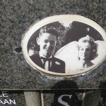 SWANEPOEL A.J. 1945-2001 & Elizabetha Maria 1945-2023 _2
