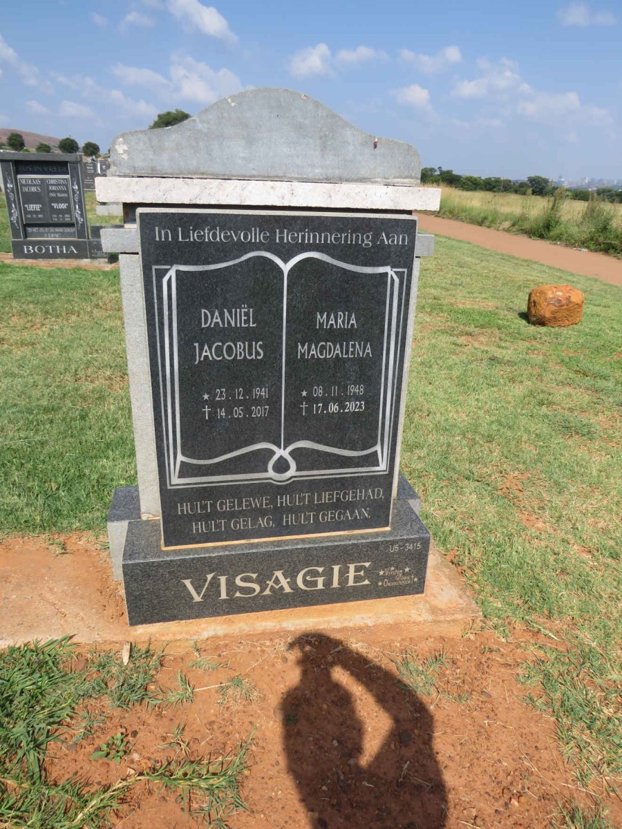 VISAGIE Daniel Jacobus 1941-2017 & Maria Magdalena 1948-2023