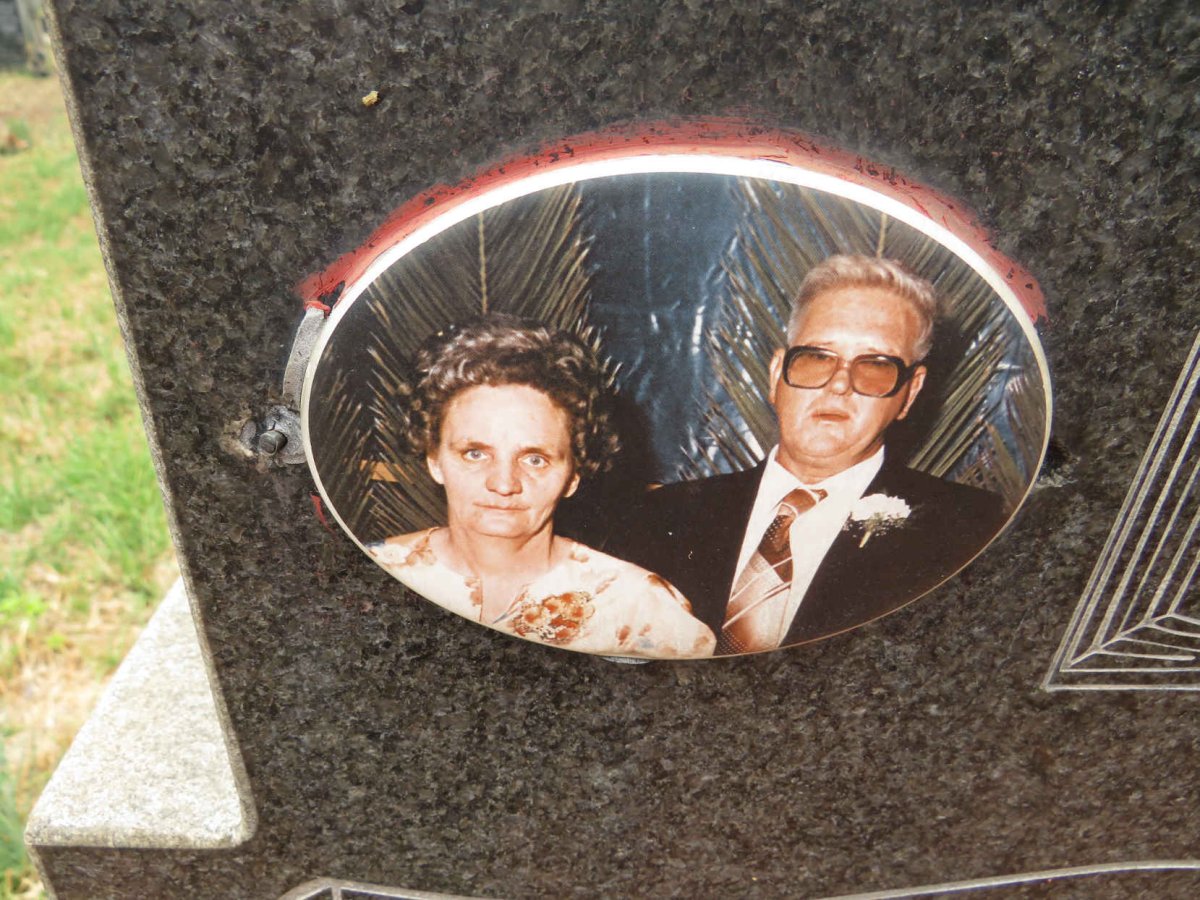 VENTER Hans 1928-2001 & Sus 1935-2024 _2