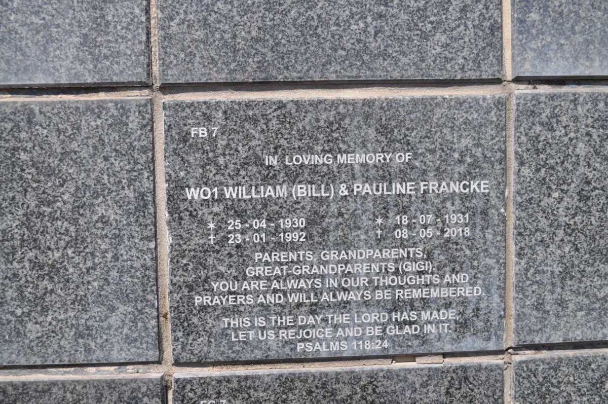 FRANCKE William 1930-1992 &amp; Pauline 1931-2018