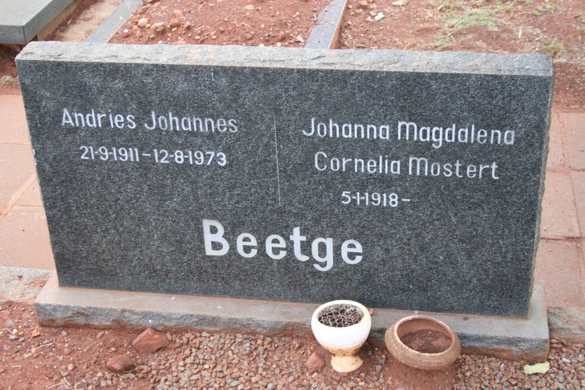 BEETGE Andries Johannes 1911-1973 &amp; Johanna Magdalena Cornelia MOSTERT 1918-