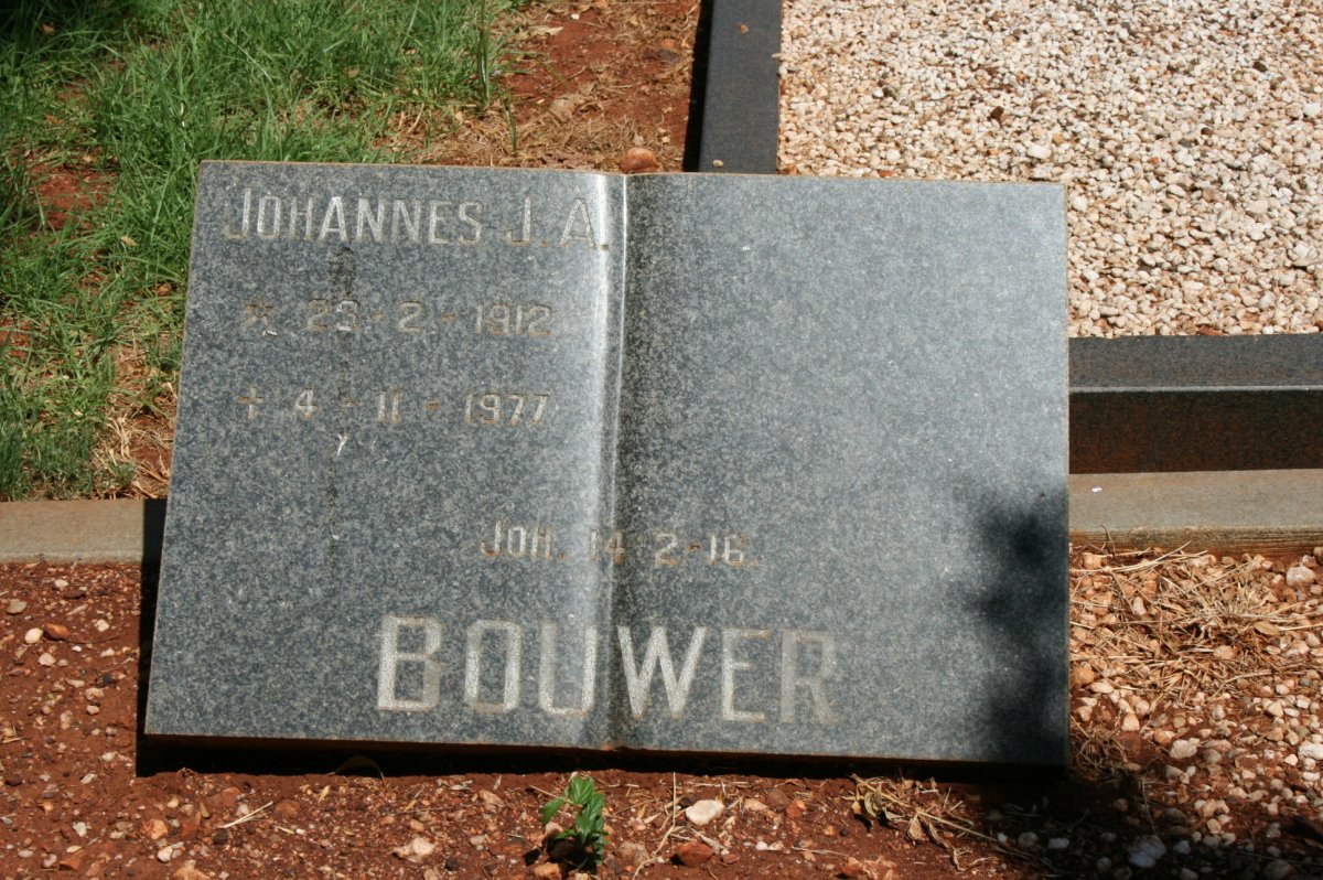 BOUWER Johannes J.A. 1912-1977