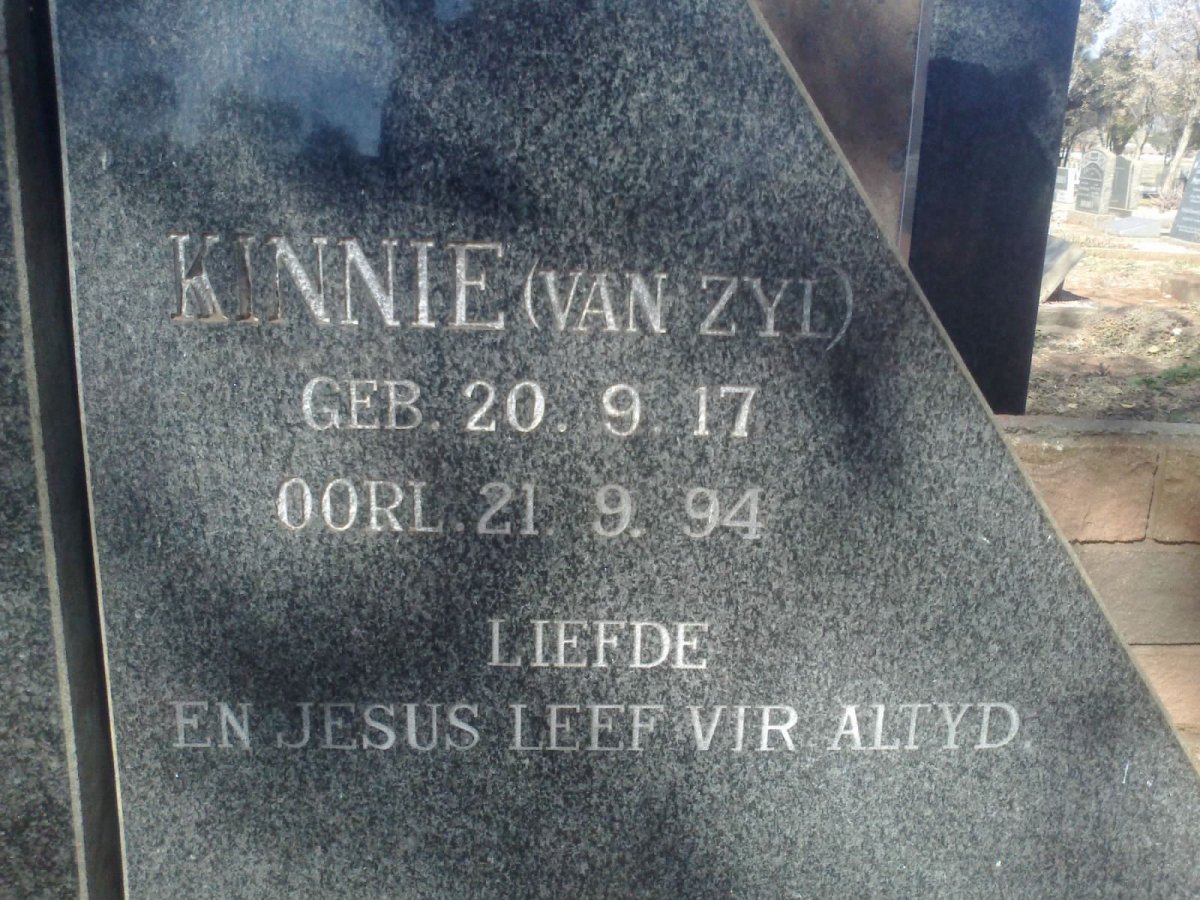 COETZEE Kinnie nee VAN ZYL 1917-1994