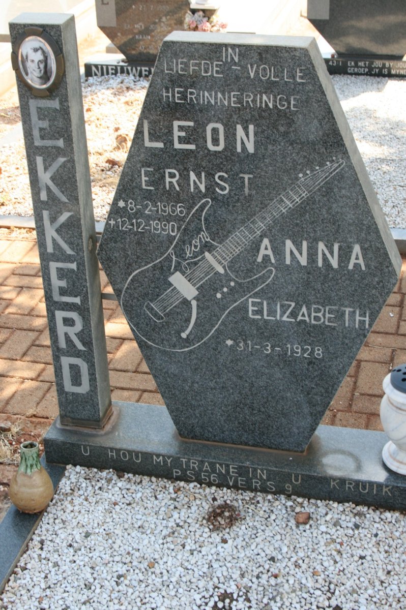 EKKERD Leon Ernst 1966-1990 &amp; Anna Elizabeth 1928-