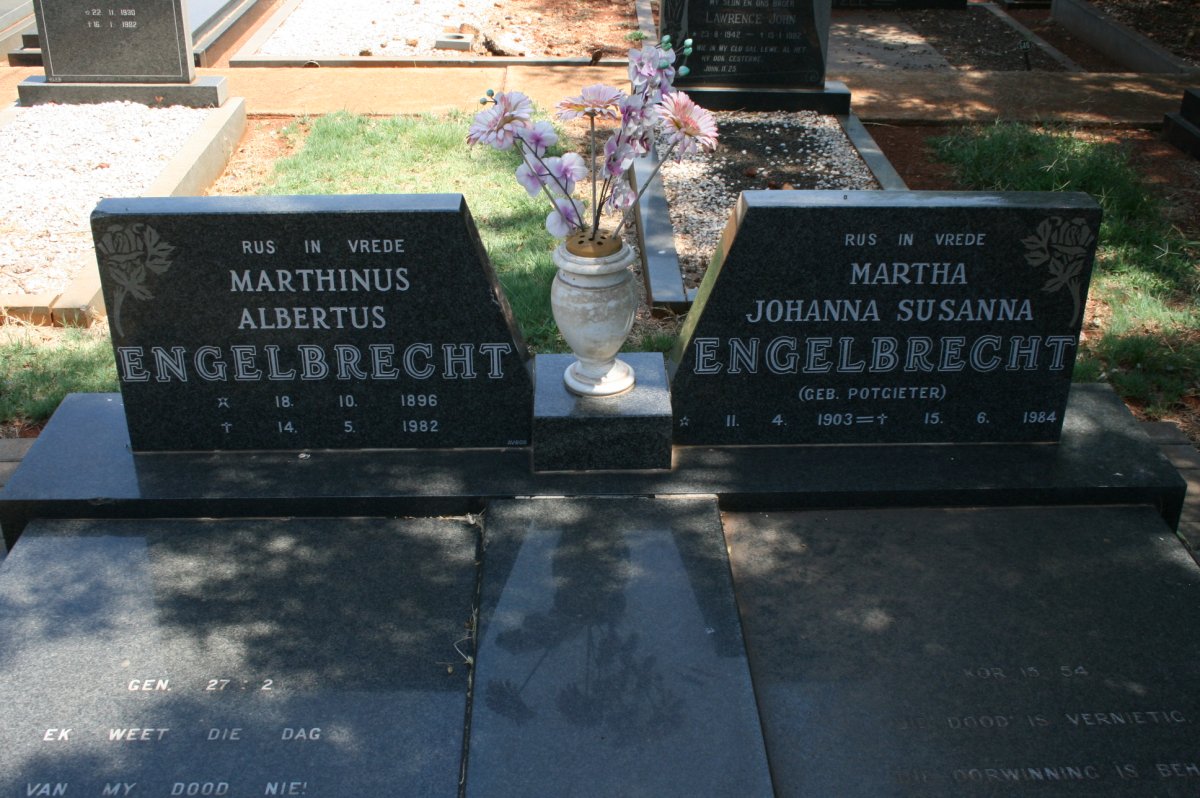 ENGELBRECHT Marthinus Albertus 1896-1982 &amp; Martha Johanna Susanna POTGIETER 1903-1984