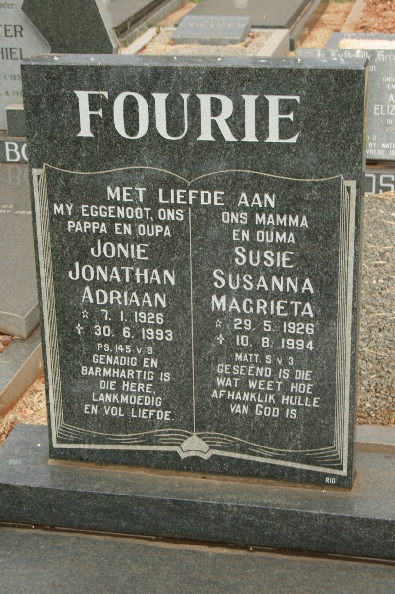 FOURIE Jonathan Adriaan 1926-1993 &amp; Susanna Magrieta 1926-1994 