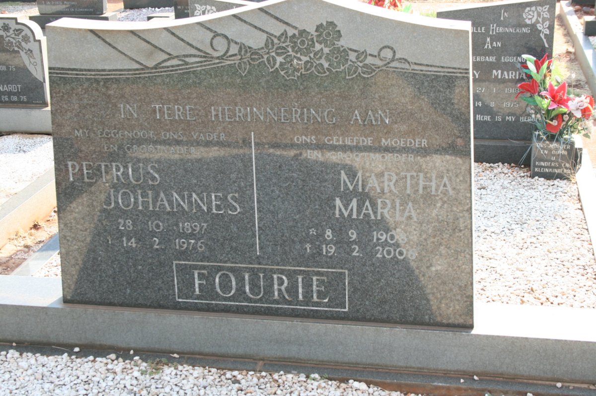 FOURIE Petrus Johannes 1897-1976 &amp; Martha Maria 1908-2006