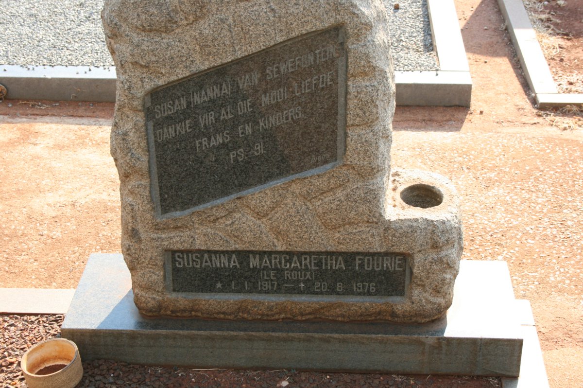 FOURIE Susanna Margaretha nee LE ROUX 1917-1976
