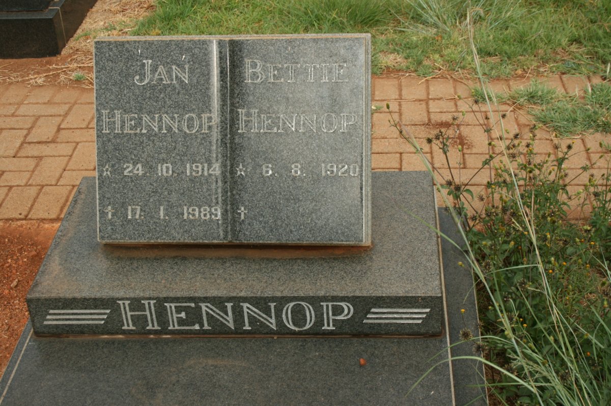 HENNOP Jan 1914-1989 &amp; Bettie 1920-