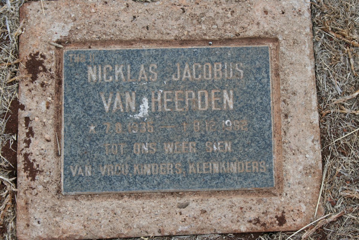 HEERDEN Nicklas Jacobus, van 1935-1992