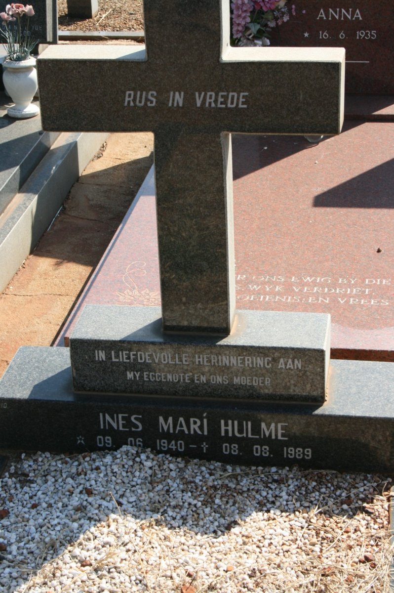 HULME Ines Mari 1940-1989
