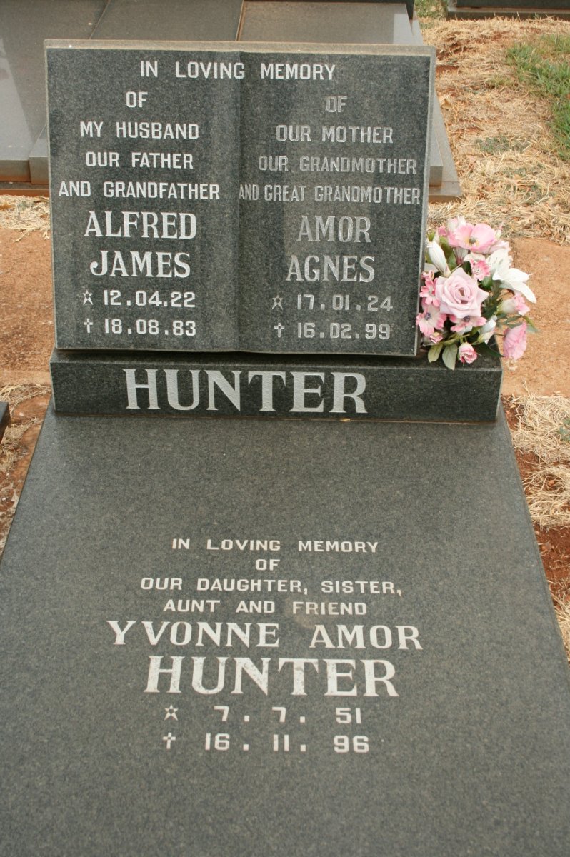 HUNTER Alfred James 1922-1983 &amp; Amor Agnes 1924-1999 :: HUNTER Yvonne Amor 1951-1996