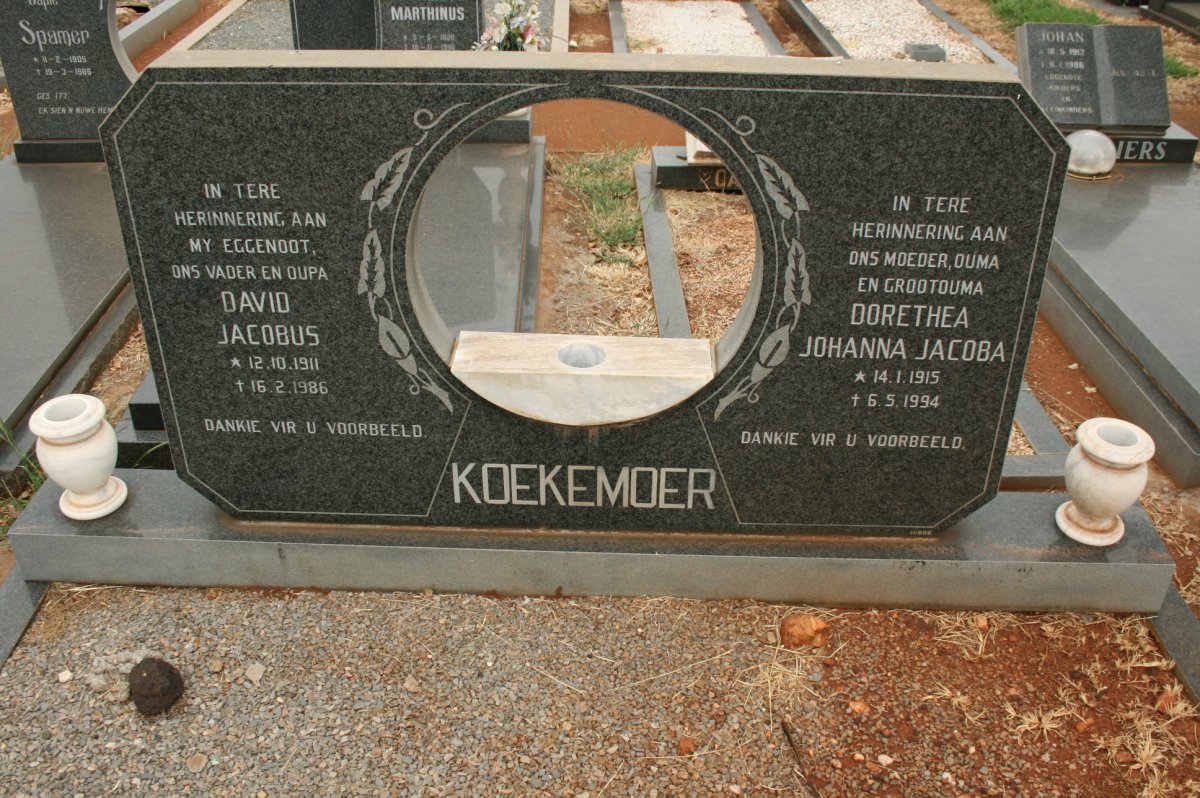 KOEKEMOER David Jacobus 1911-1986 &amp; Dorethea Johanna Jacoba 1915-1994
