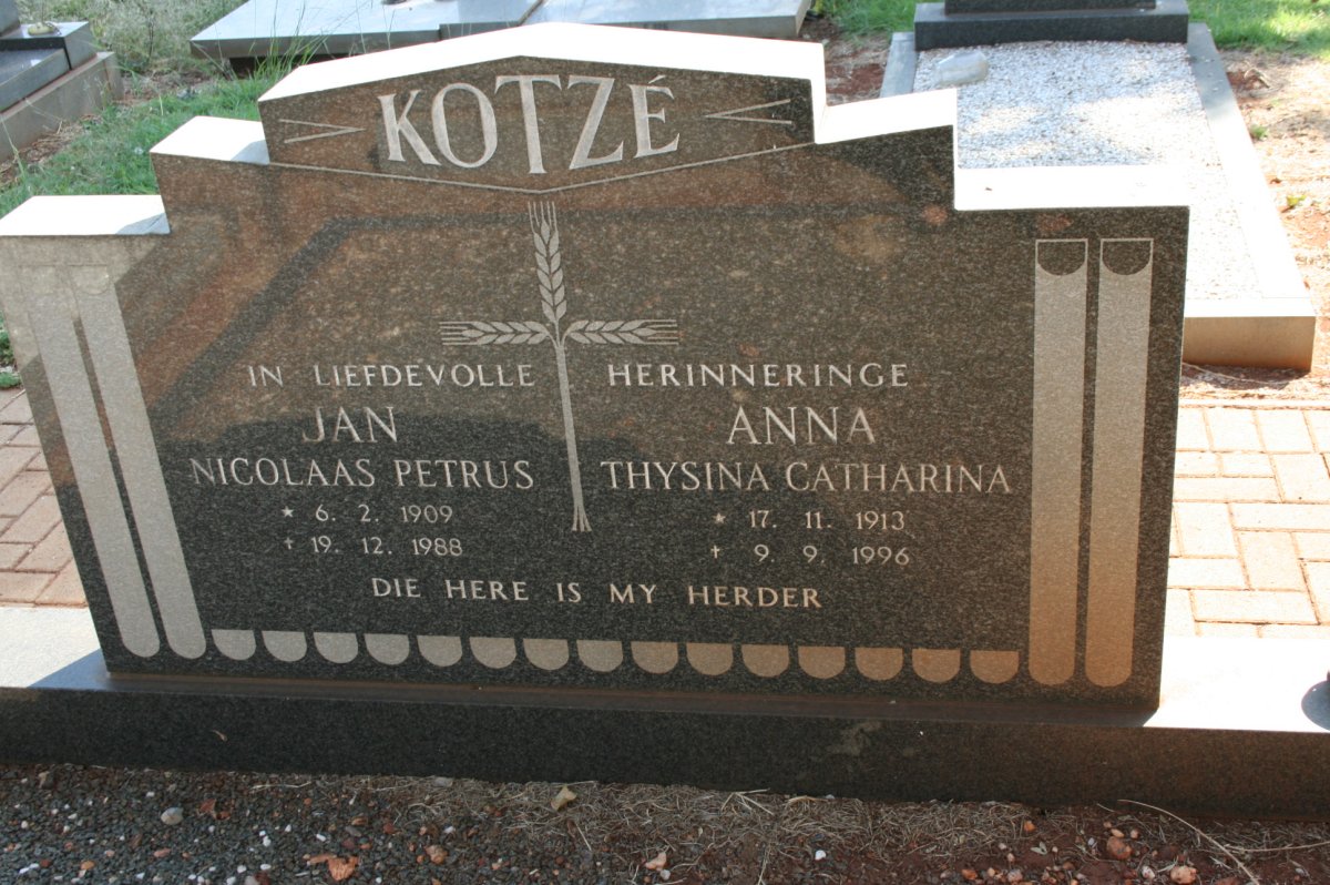 KOTZÉ Jan Nicolaas Petrus 1909-1988 &amp; Anna Thysina Catharina 1913-1996