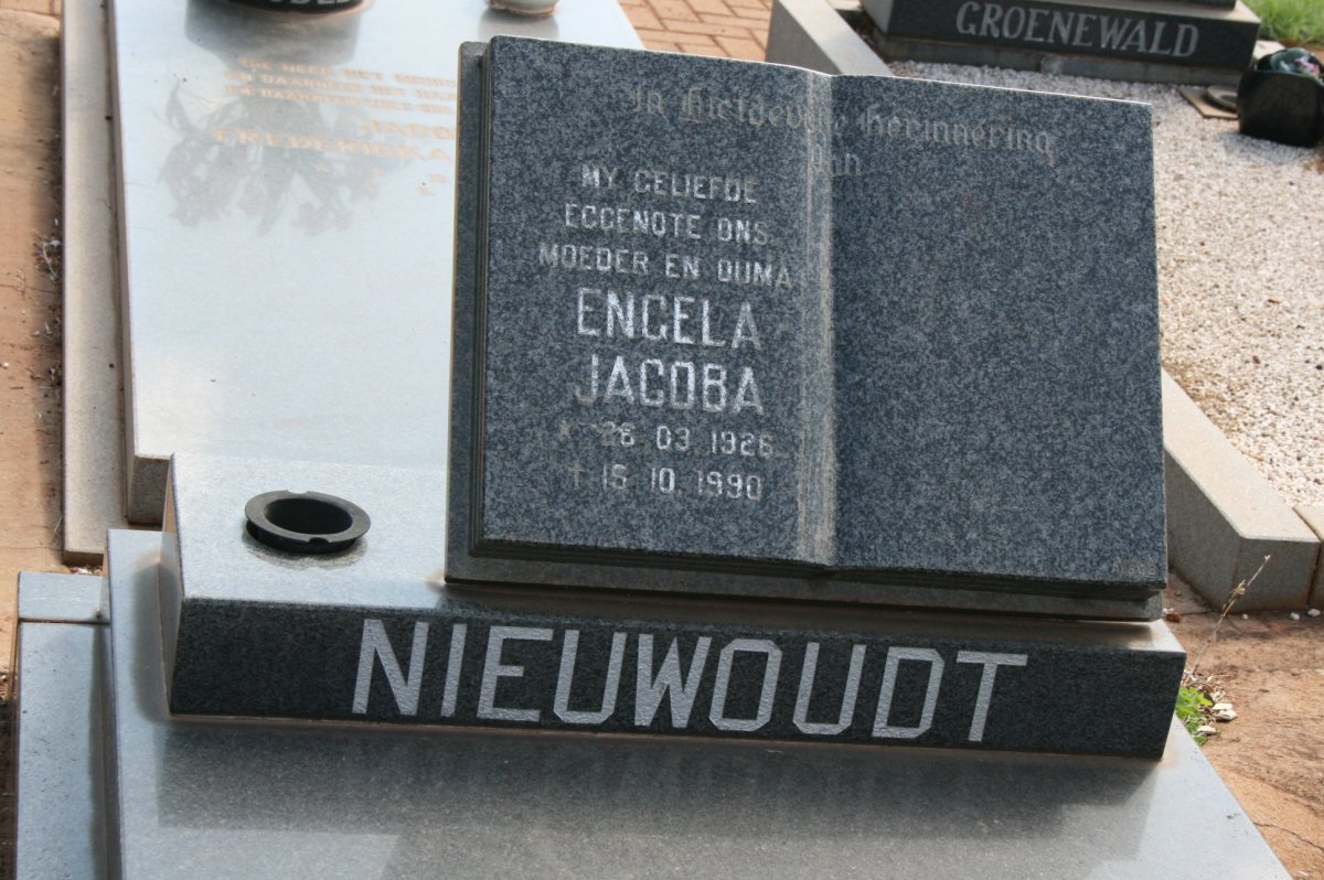 NIEUWOUDT Engela Jacoba 1926-1990