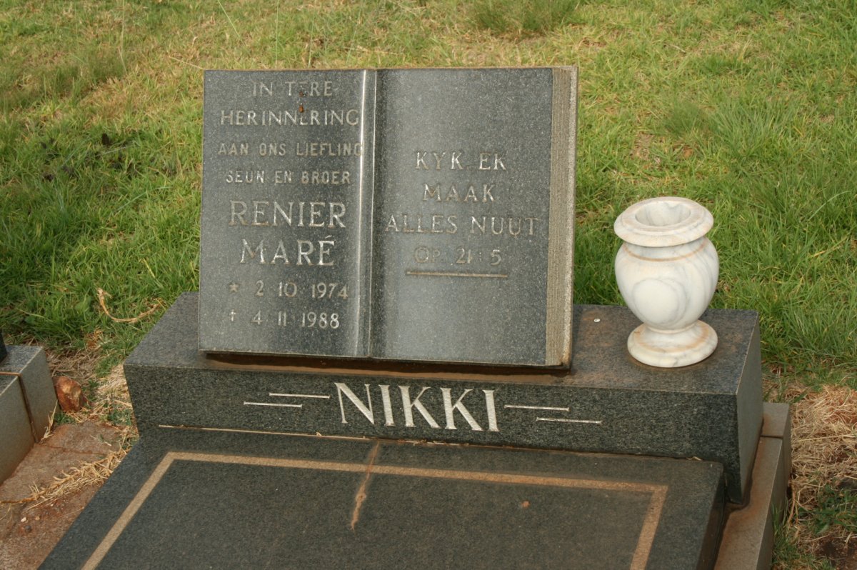 NIKKI Renier Mare 1974-1988
