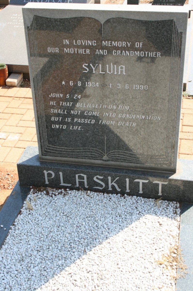 PLASKITT Sylvia 1934-1990