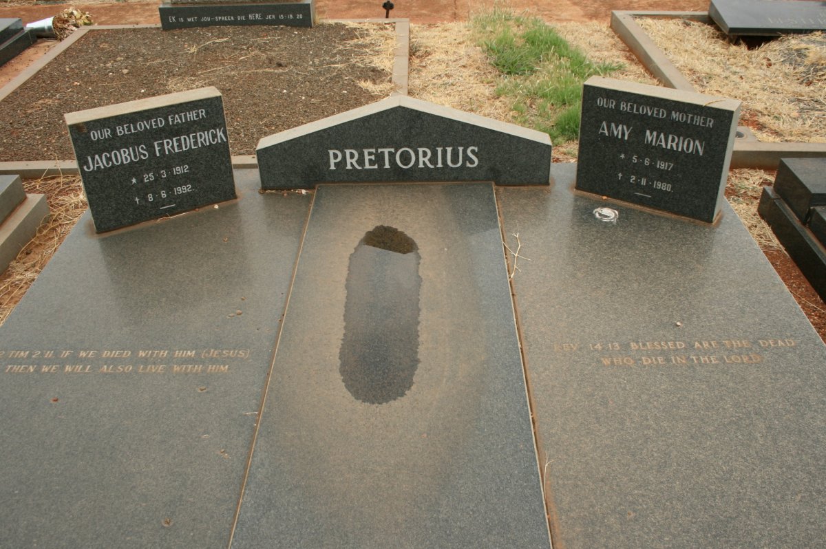 PRETORIUS Jacobus Frederick 1912-1992 &amp; Amy Marion 1917-1980