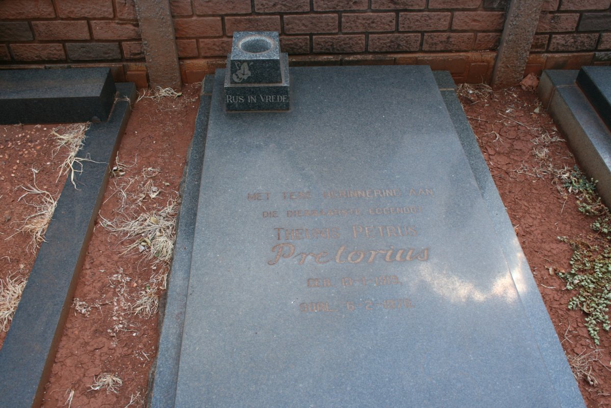 PRETORIUS Theunis Petrus 1919-1970