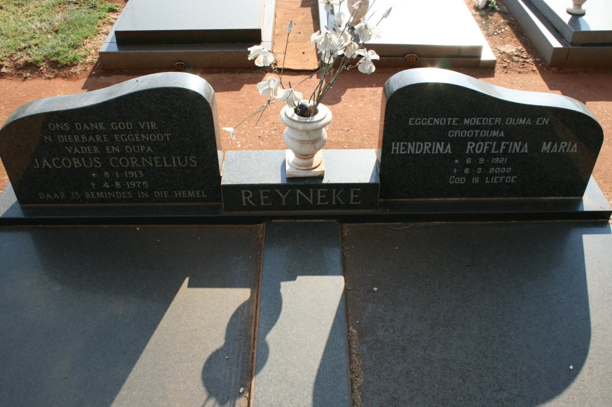 REYNEKE Jacobus Cornelius 1913-1975 &amp; Hendrina Roflfina Maria 1921-2000