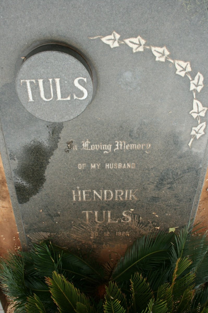 TULS Hendrik 1920-1998