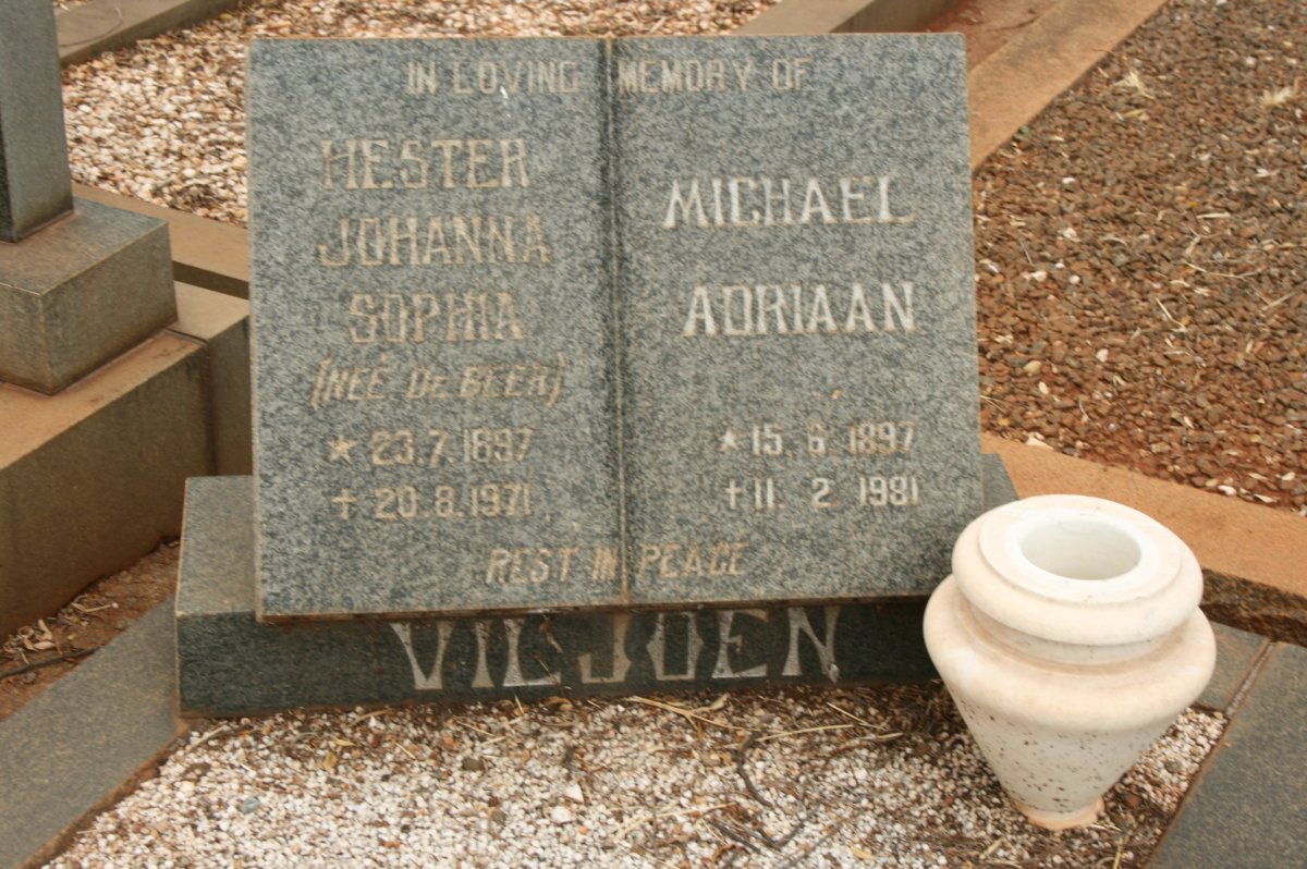 VILJOEN Michael Adriaan 1897-1981 &amp; Hester Johanna Sophia DE BEER 1897-1971