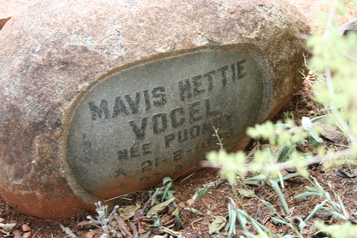 VOGEL Mavis Hettie nee PUDNEY 1899-