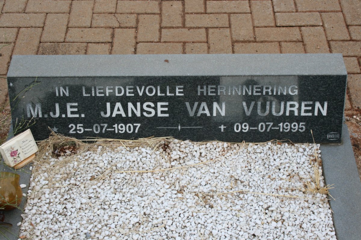 VUUREN M.J.E., Janse van 1907-1995