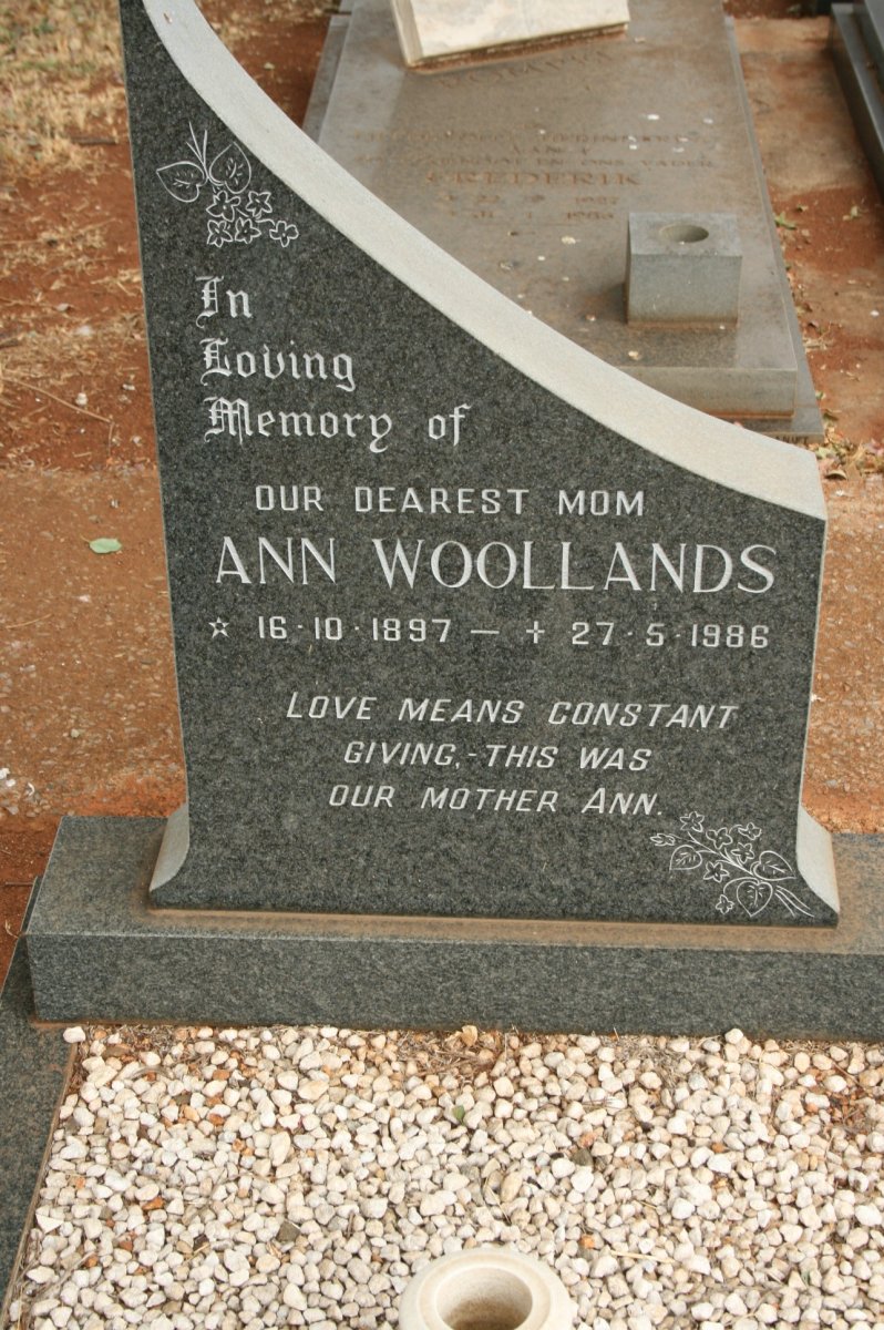 WOOLLANDS Ann 1897-1986