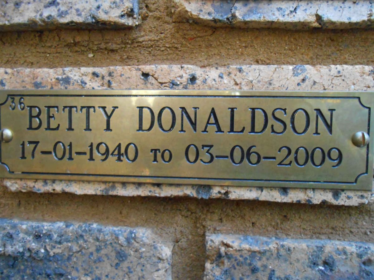 DONALDSON Betty 1940-2009