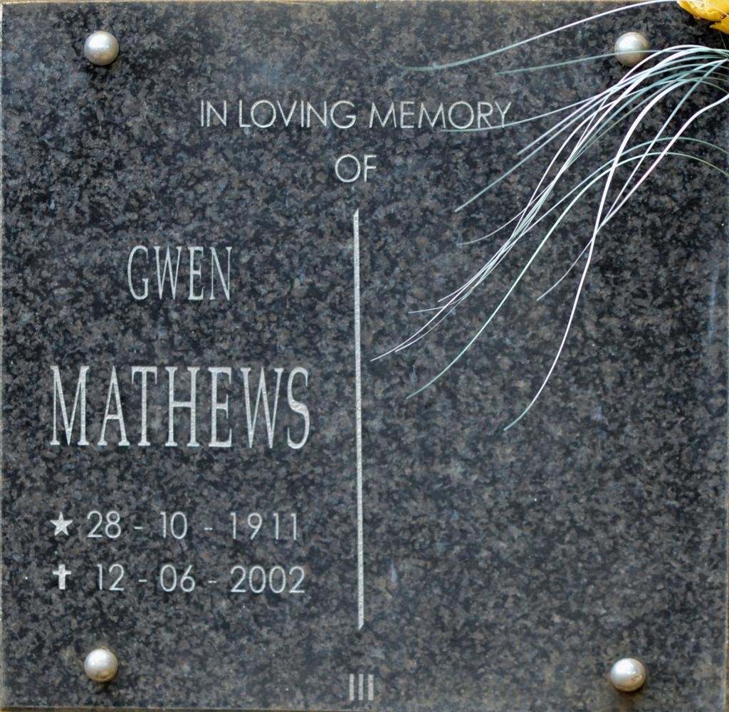 MATHEWS Gwen 1911-2002