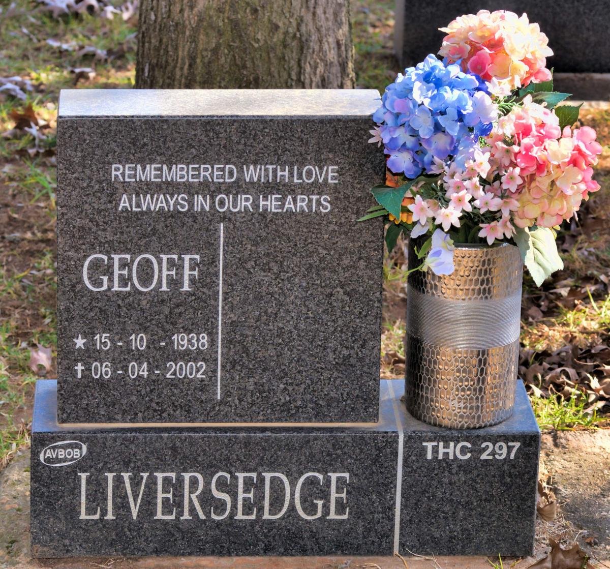 LIVERSEDGE Geoff 1938-2002