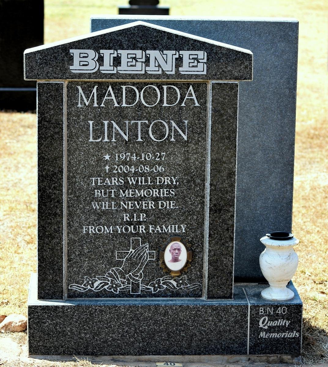 BIENE Madoda Linton 1974-2004