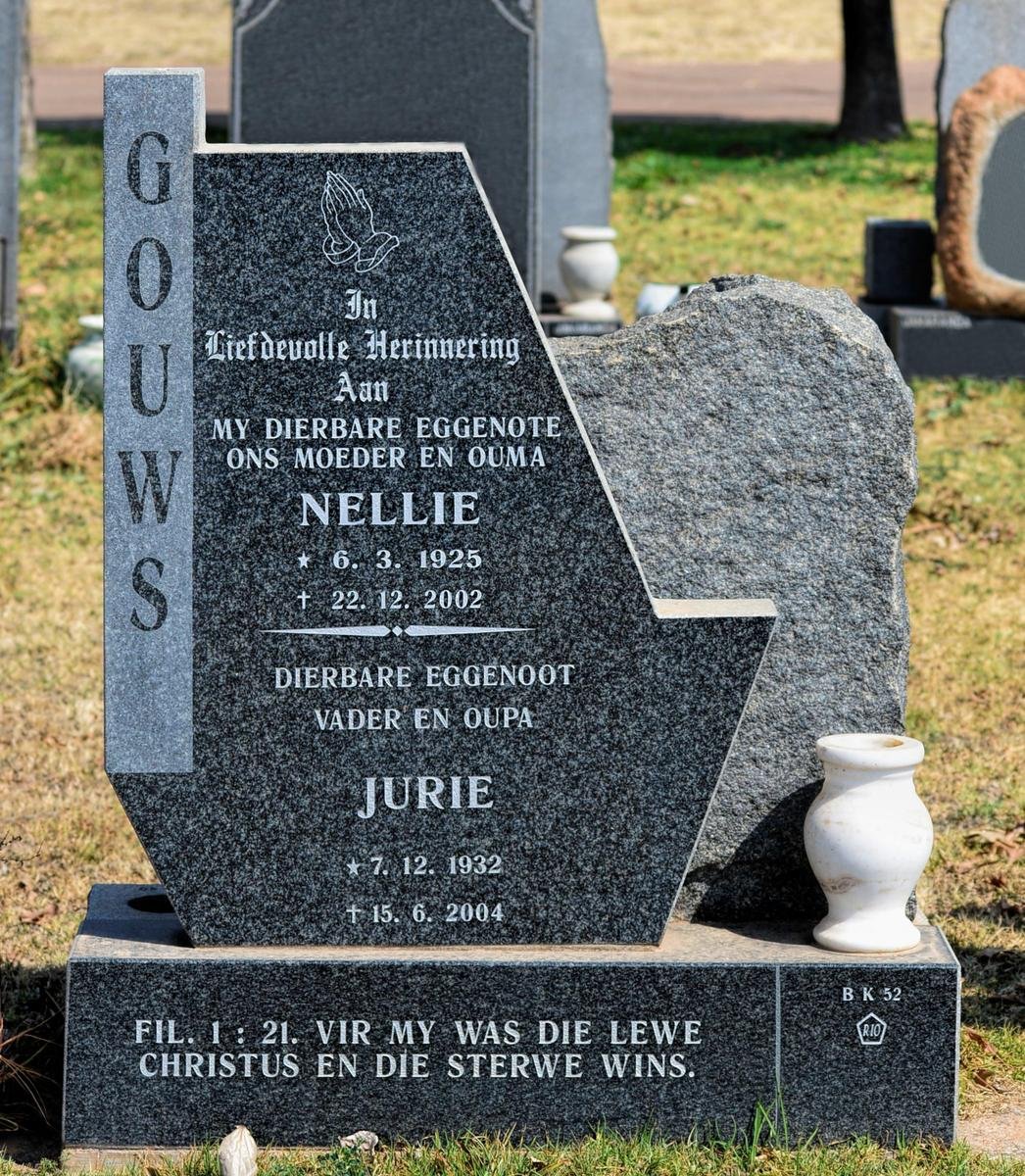 GOUWS Jurie 1932-2004 &amp; Nellie 1925-2002