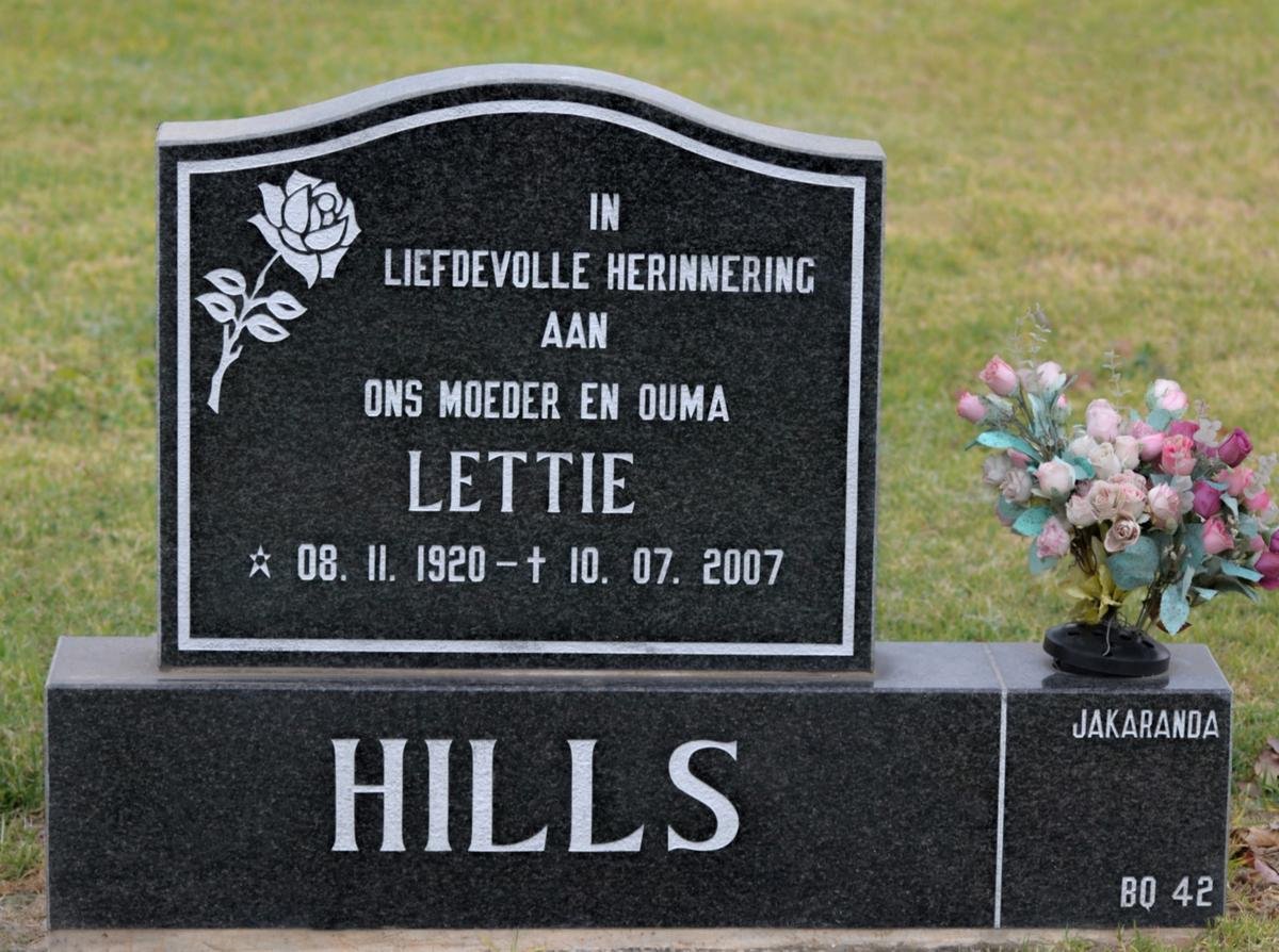 HILLS Lettie 1920-2007