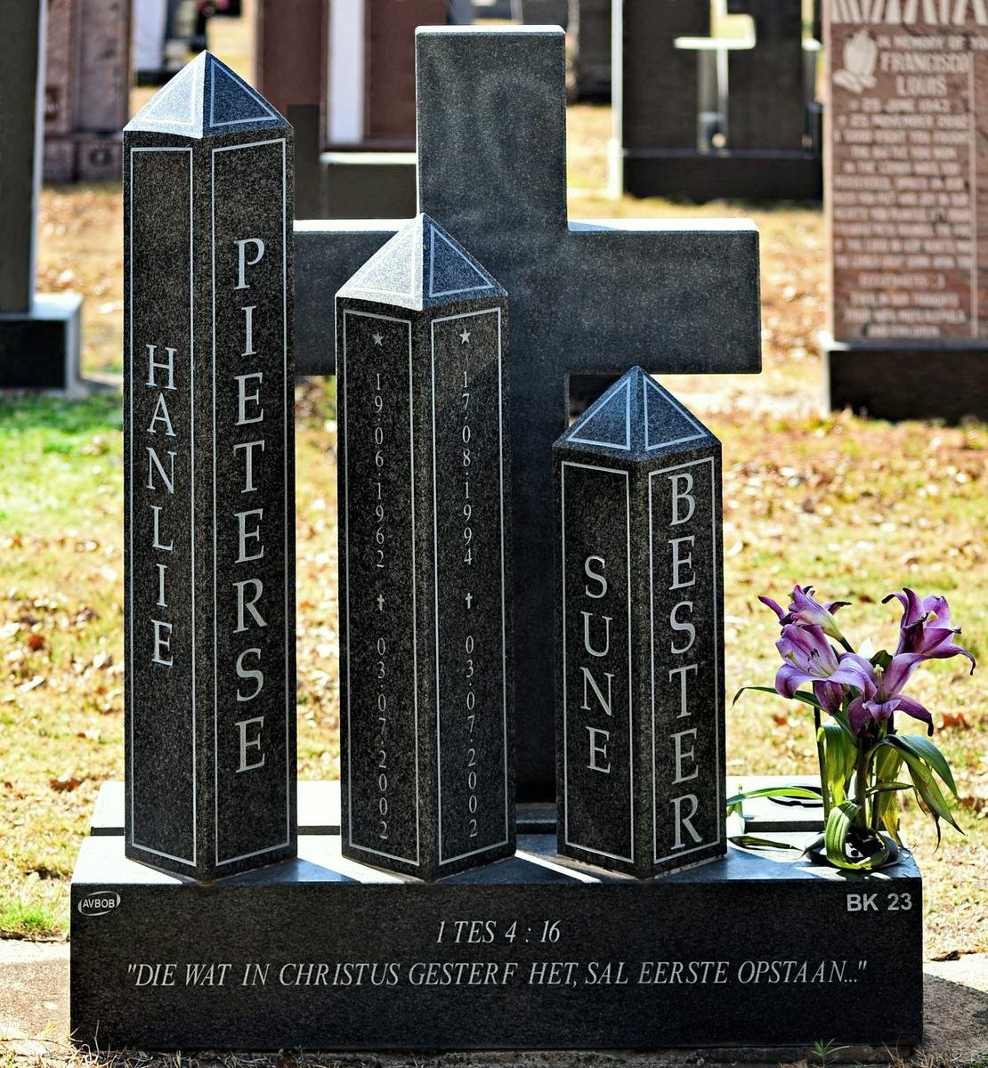 PIETERSE Hanlie 1962-2002 :: BESTER Sune 1994-2002
