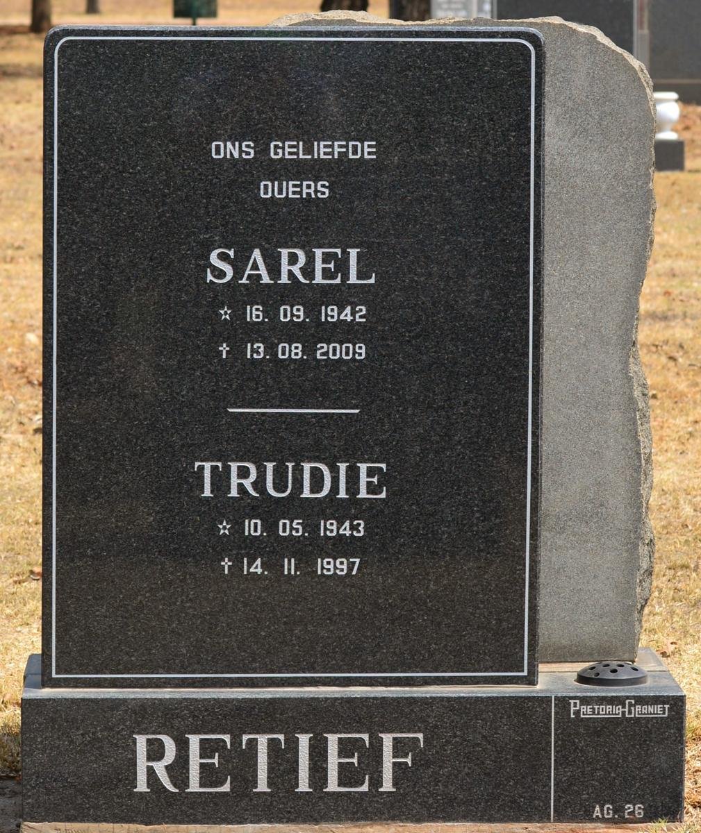 RETIEF Sarel 1942-2009 &amp; Trudie 1943-1997