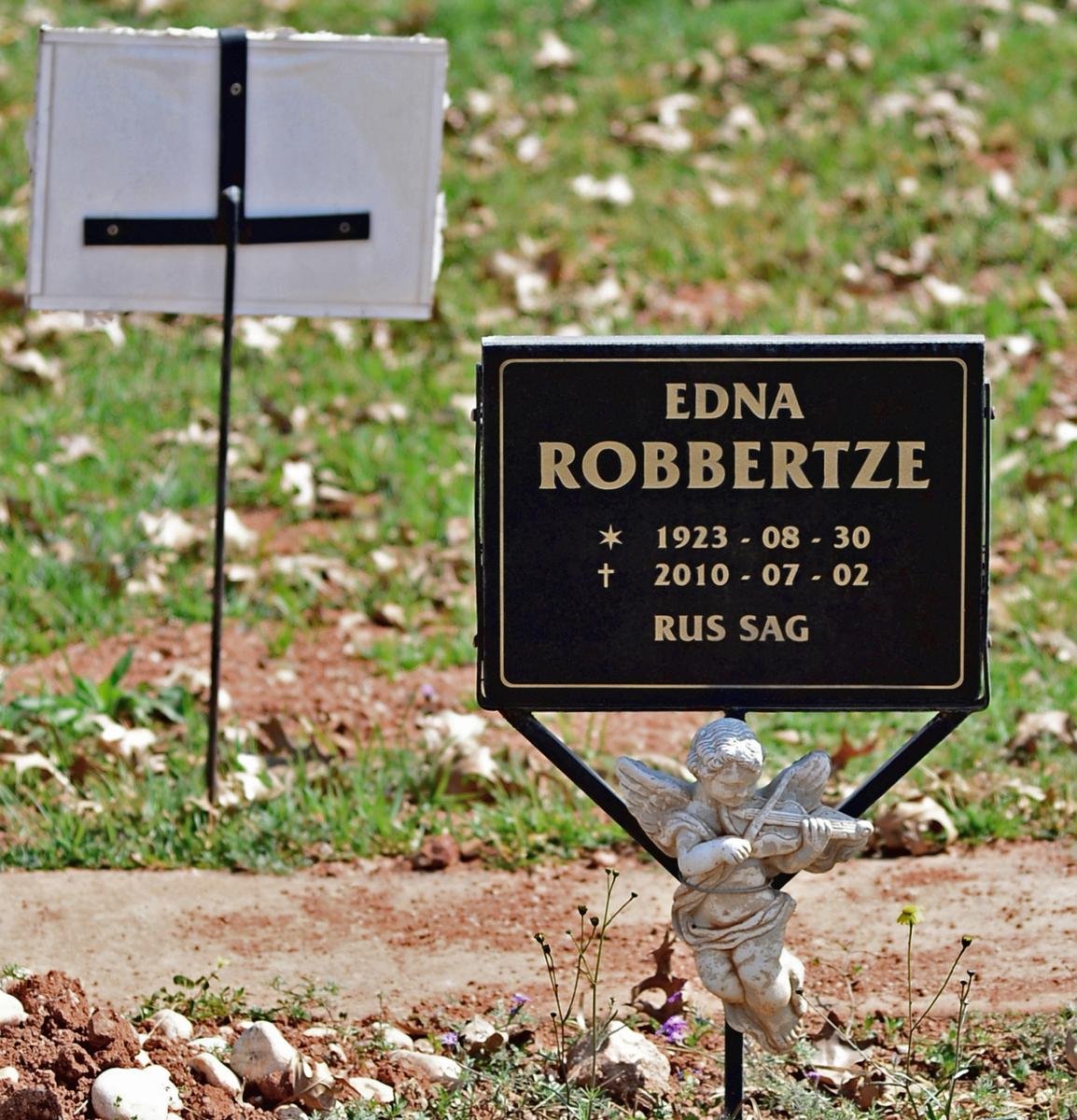 ROBBERTZE Edna 1923-2010