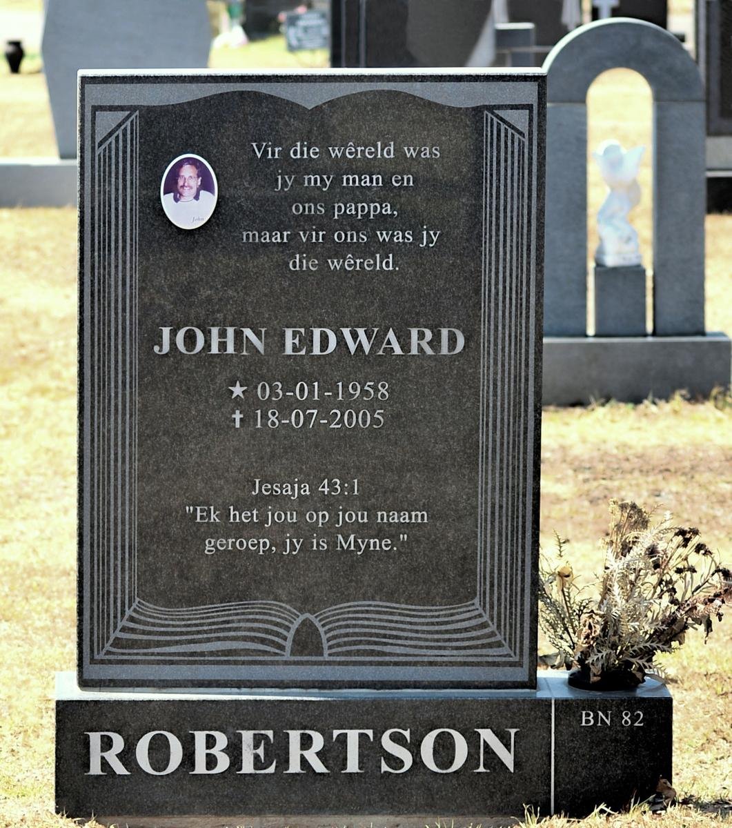ROBERTSON John Edward 1958-2005