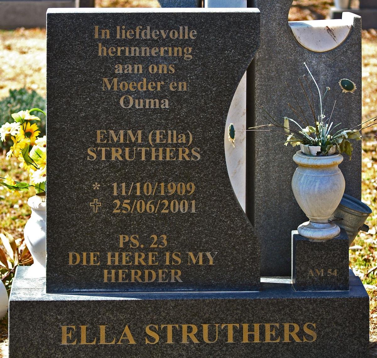 STRUTHERS E.M.M. 1909-2001