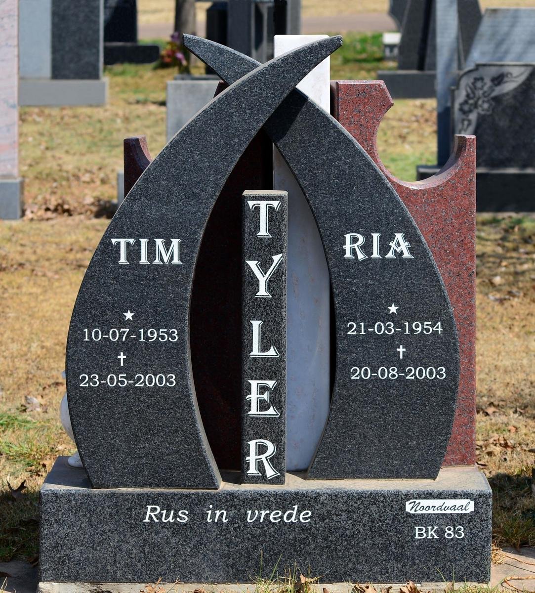 TYLER Tim 1953-2003 &amp; Ria 1954-2003