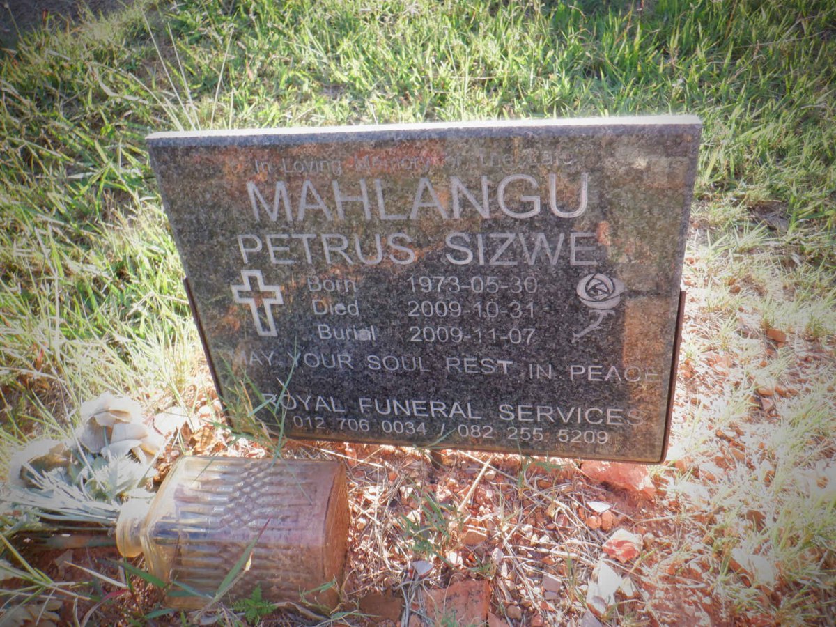 MAHLANGU Petrus Sizwe 1973-2009