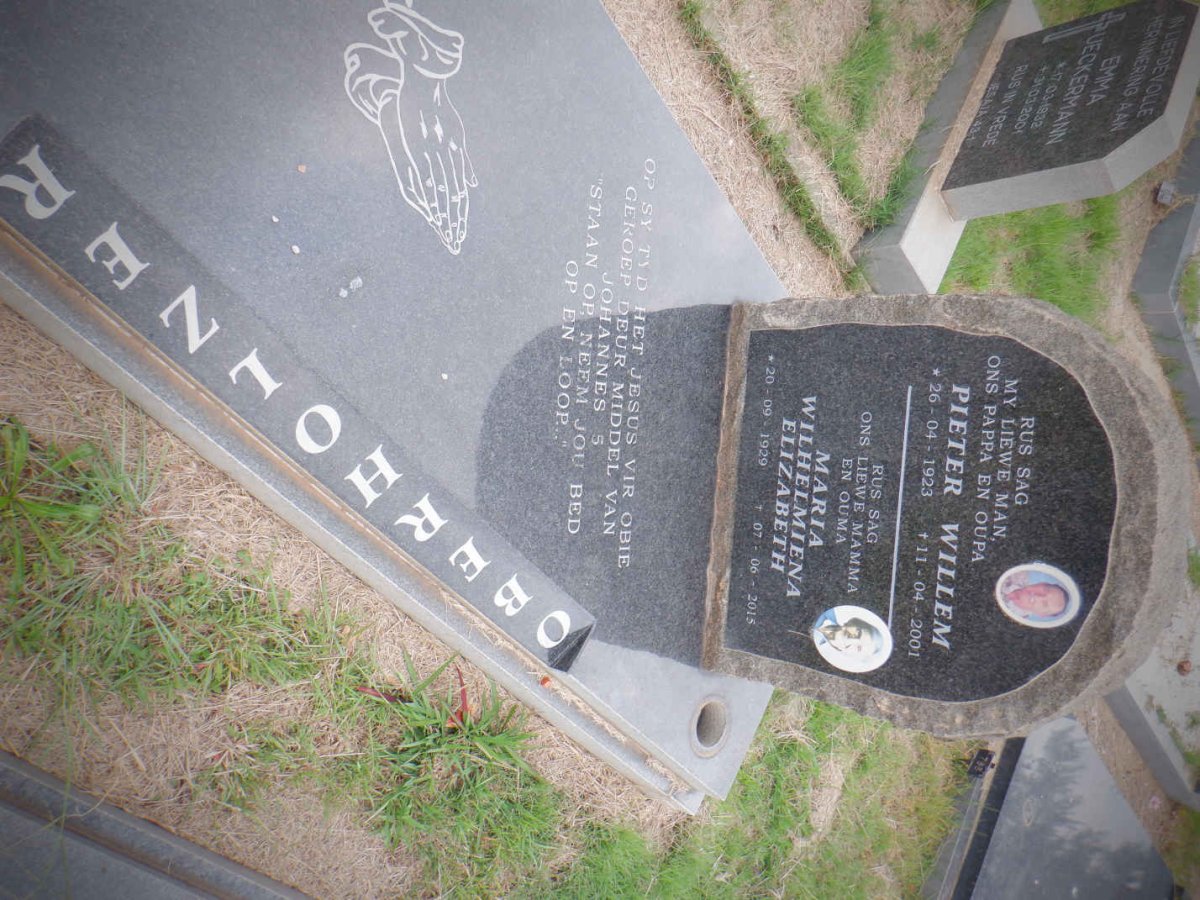 OBERHOLZER Pieter Willem 1923-2001 &amp; Maria Wilhelmiena Elizabeth 1929-2015