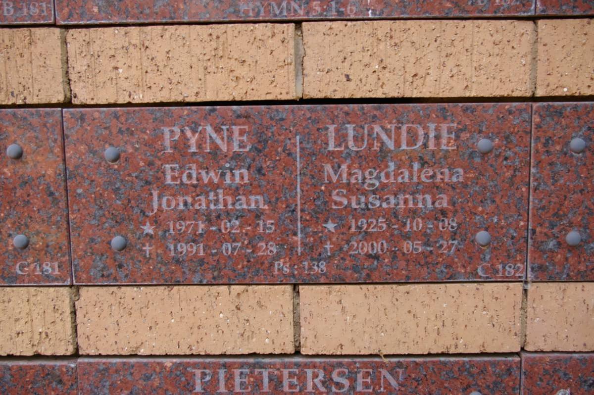 LUNDIE Magdalena Susanna 1925-2000 :: PYNE Edwin Jonathan 1971-1991