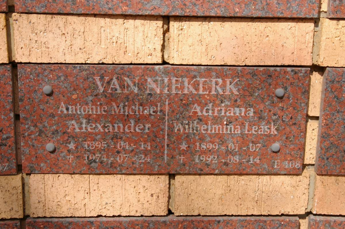 NIEKERK Antonie Michael Alexander, van 1895-1974 &amp; Adriana Wilhelmina Leask 1899-1992