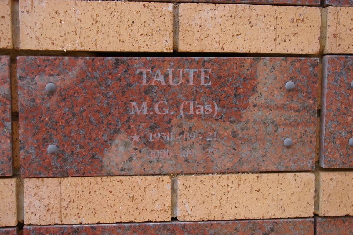 TAUTE M.G. 1930-2000