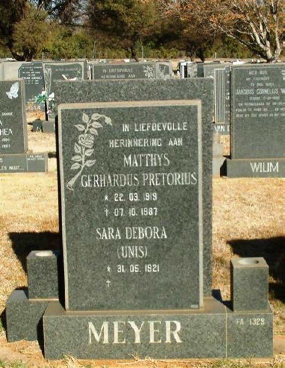 MEYER Matthys Gerhardus Pretorius 1919-1987 &amp; Sara Debora 1921-